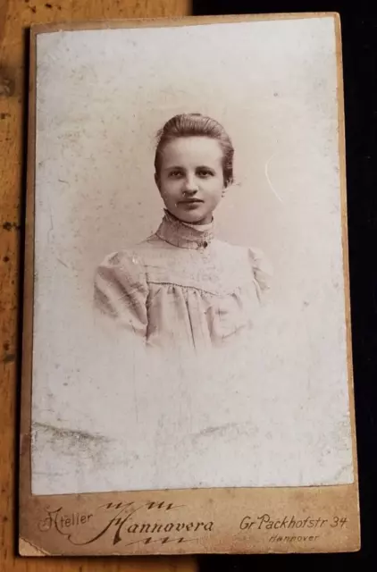 schönes Mädchen - junge Frau - Portrait / CDV Atelier Hannovera Hannover