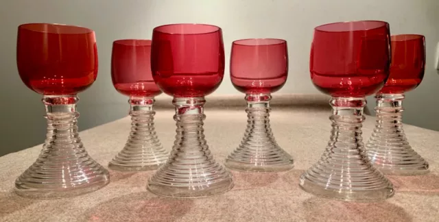 6 Anciens Verres à vin en cristal de couleur Pied en spirale