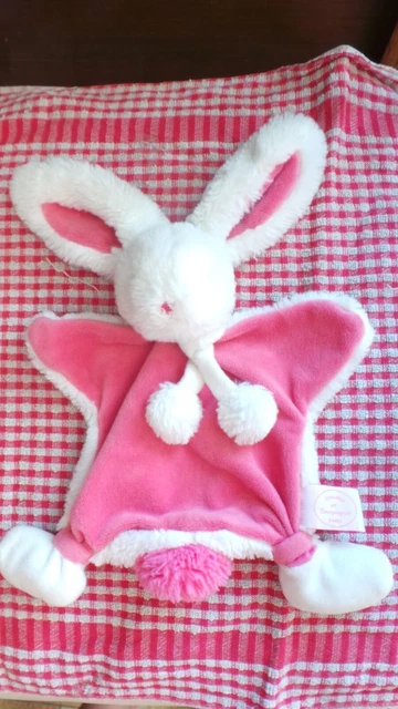 doudou et compagnie lapin pompon fraise plat DC2738