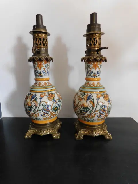 Paire de lampes à pétrole XIXe faïence de Gien décor Renaissance