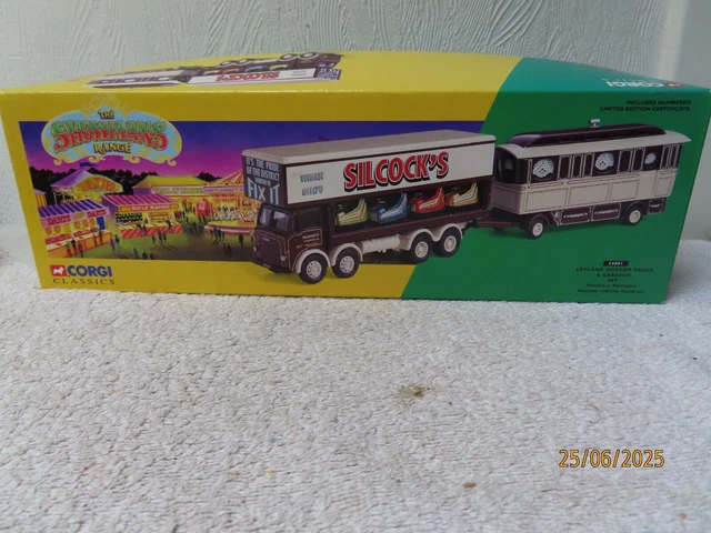 Original, boxed as new Corgi Classics:The Showmans Range 21701 John Codona's Closed Pole Trailer Set