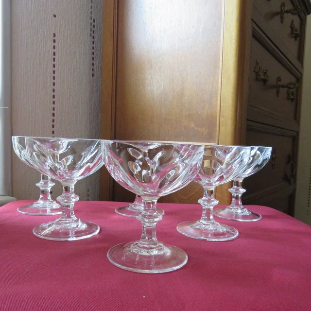 Daum coupe à champagne modèle nature en cristal