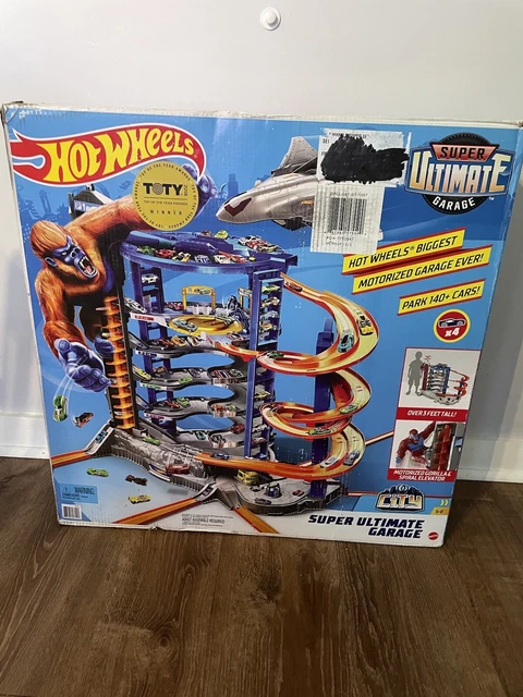 HOT WHEELS SUPER ULTIMATE GARAGE - King Kong Gorilla Jet Plane Playset 140 Cars