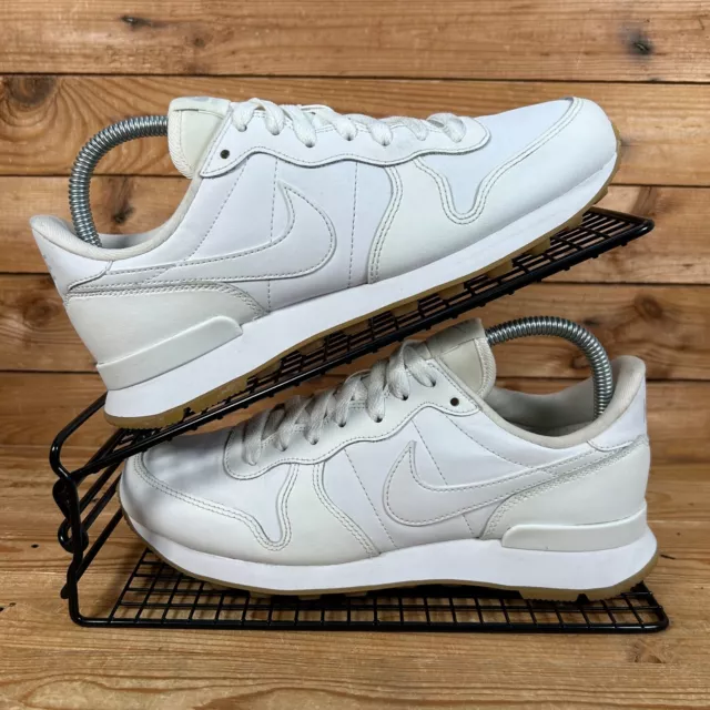 nike internationalist gum sole