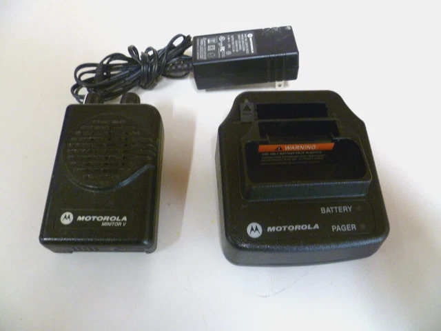 Motorola Minitor V 151-158.9 MHz VHF Stored Voice Fire EMS Pager & Charger
