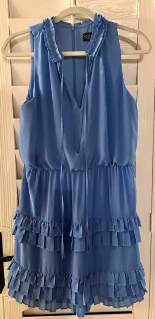 Laundry By Shelli Segal Feminine Short Sleeveless Dress Size 8 in Beautiful Blue