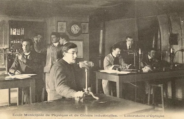 Cp Ecole Municipale De Physique Et De Chimie Industrielle Laboratoire D'optique