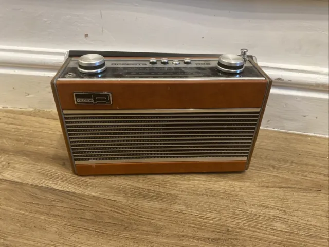Vintage Roberts R25 Radio - Tan Trim - Good Condition - Great Sound