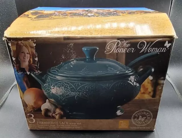 The Pioneer Woman 4-Quart Timeless Gourds Enameled Cast Iron Dutch