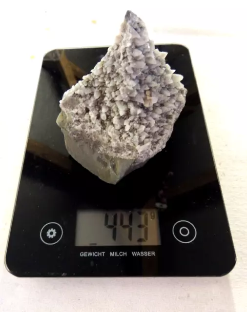 Mineralien-Stufe-Quarzkristalle-Calcit-aus einer Sammlungsauflösung-um 1950