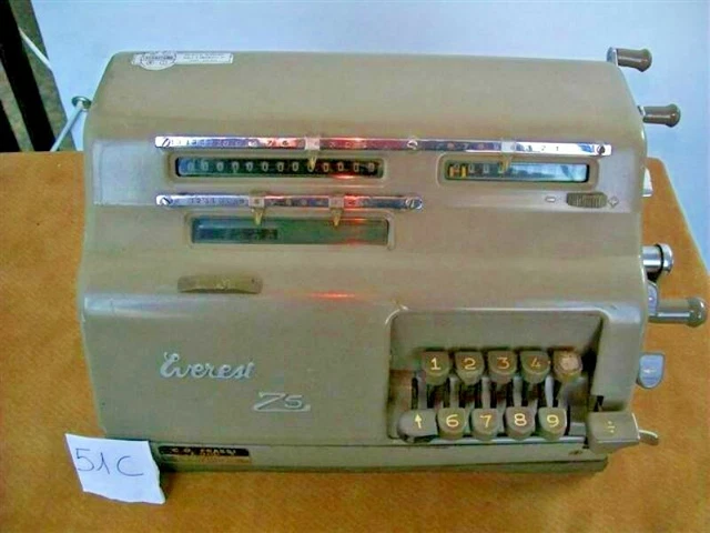 Calculadora Everest Z5