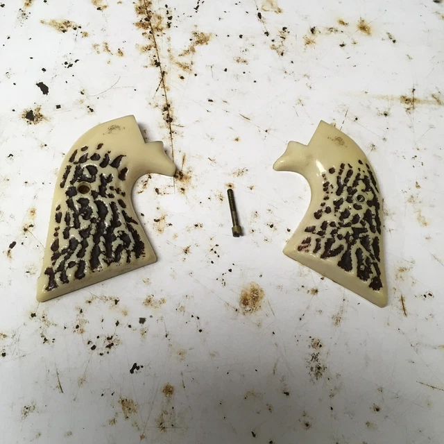 RUGER SINGLE SIX 22 Revolver Stag Plastic Grips With Screw Vintage 20.