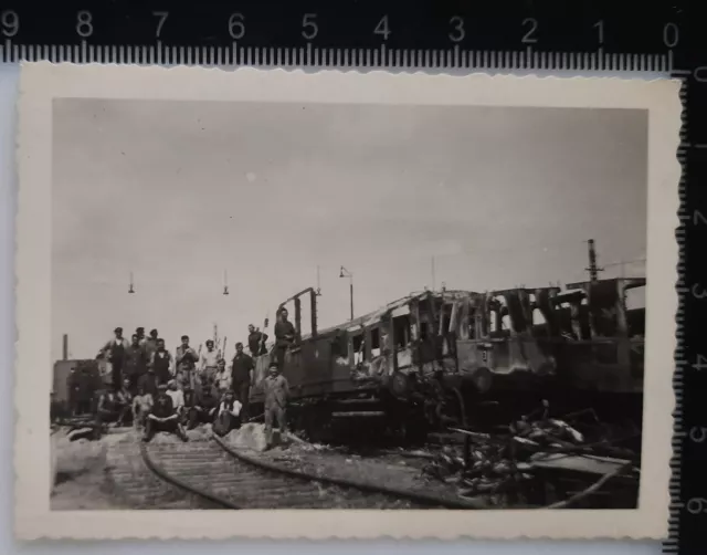 Original Foto WK2 Eisenbahn Bombenangriff Züge Wagons Gleise  ca. 40er Jahre