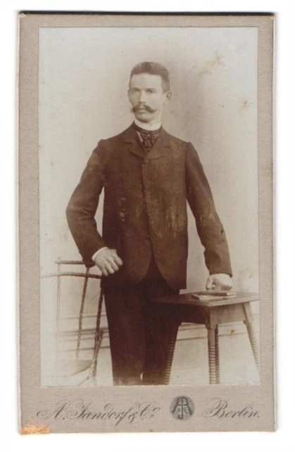 Fotografie A. Jandorf & Co., Berlin, Spittelmarkt 16 /17, Bürgerlicher mit Schn
