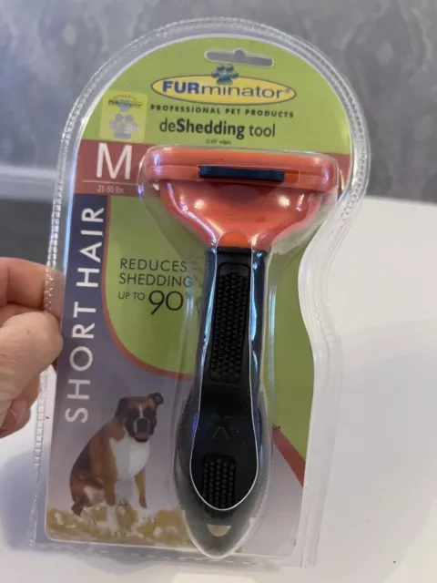 Pet Shedding Tools : : FURminator Short Hair deShedding Tool for  Medium Dogs