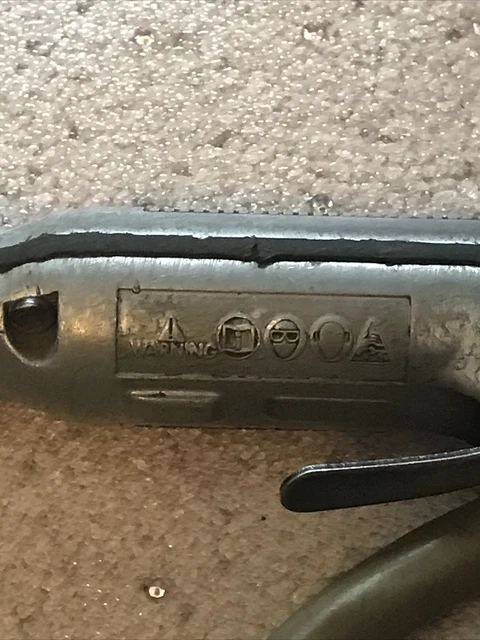 SNAP ON FAR25A 1/4-INCH DRIVE  AIR RATCHET USA with Hose 3