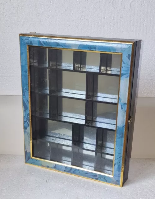 Setzkasten Wandvitrine 80er/90er floral Glastüre Azurblau Maße 28 x23,5 cm