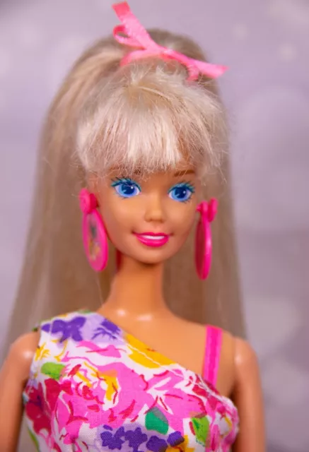 Barbie Paint and Dazzle 1993 + outfit vestido flores 1994 # 10039 68209 Mattel
