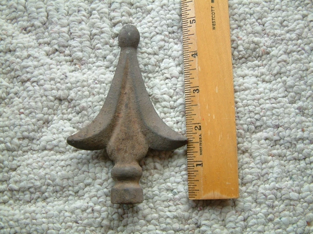 Vintage Fleur de Lis Finial Cast Iron 5 Inch Old Patina Antique Fence or ?