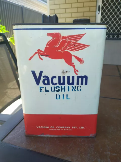 Vintage Mobil Vacuum One Gallon Oil Tin