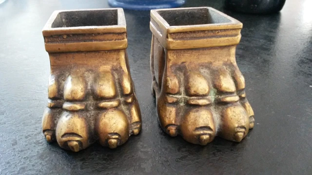 Belle Paire De Flambeaux En Bronze Doré à Piètement Tripo