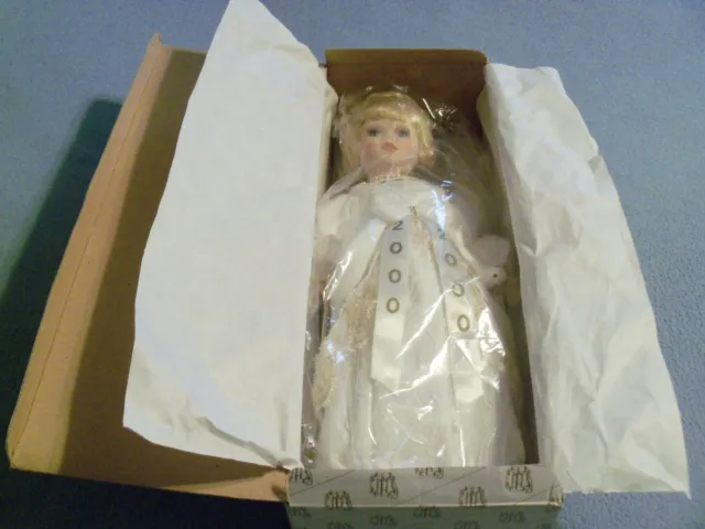 Heritage Signature Collection LE 2000 Heavenly Grace Porcelain Doll NEW