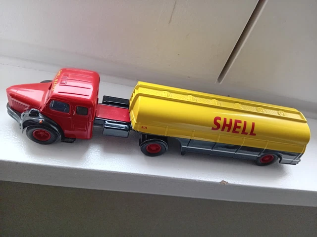 ANCIEN CIJ N°3/23 "BERLIET TYPE GLR CITERNE SHELL" 1959 1/50 bel état ANCIEN CIJ N°3/23 "BERLIET TYPE GLR CITERNE SHELL" 1959 1/50 bel état