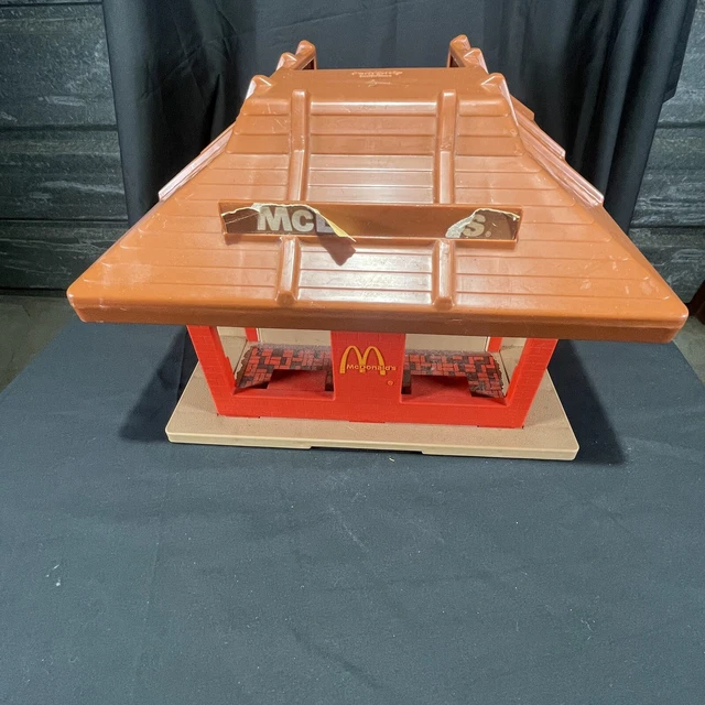 Vintage 1974 Playskool Familiar Places McDonald's #430 Restaurant Building Only