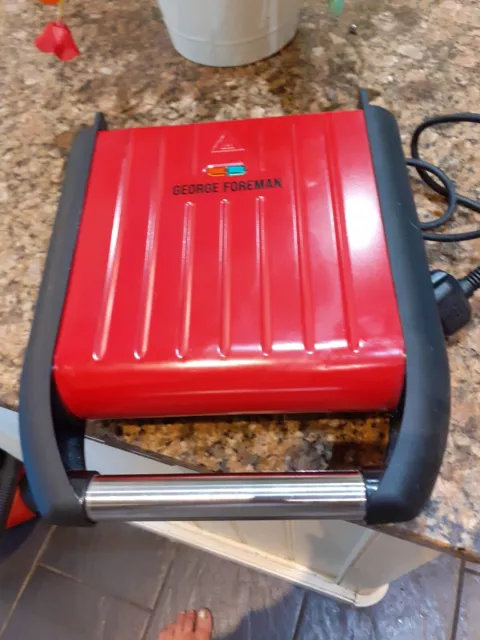 George Foreman Red Compact Grill 25030 Salton 3 Portion