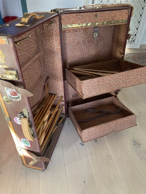 Grande Malle Ancienne En Bois - Coffre Vintage Couleur Foncée - Décoration