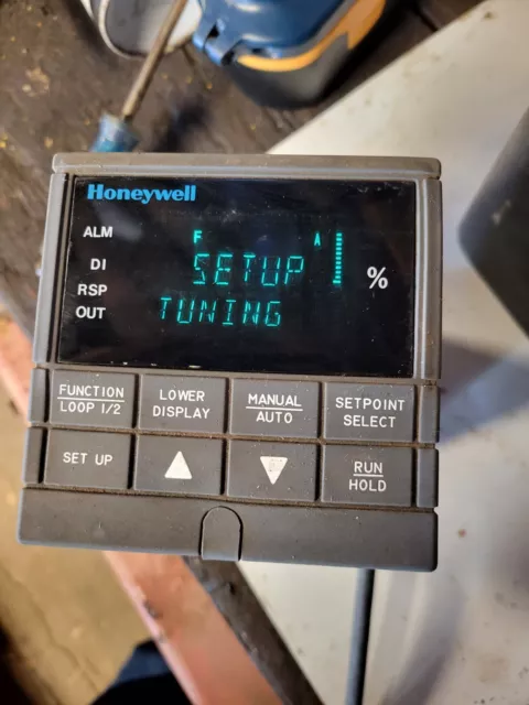 Honeywell UDC3300 (DC330B-KE-000-10-000000-00-0) Digital Controller