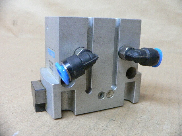 Festo Hgpt-25-A Pneumatic Gripper