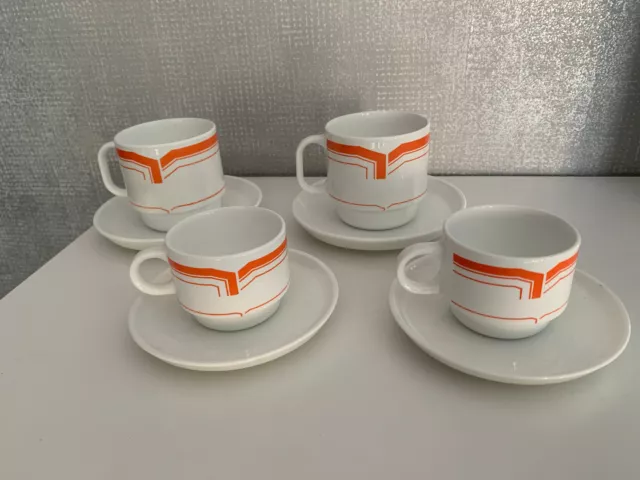 Lot de 4 tasses en arcopal Rivanel vintage décor orange