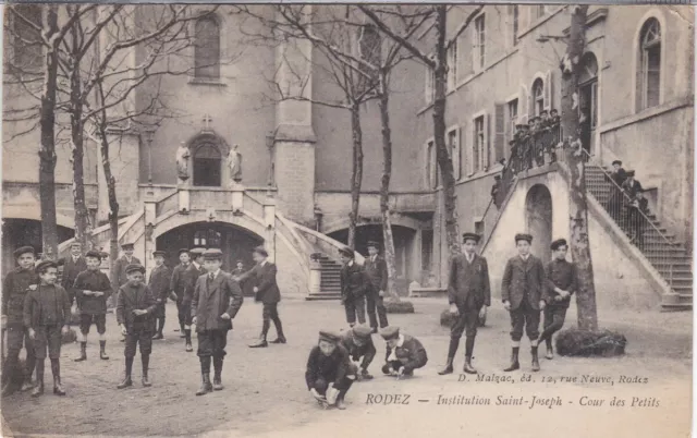 12 : Cp Rodez - Institution Saint-Joseph - Cour Des Petits