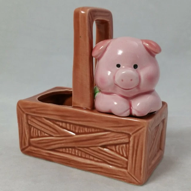 VINTAGE JOSEF ORIGINALS Ceramic Salt Shaker Pig In A Basket Crate Korea
