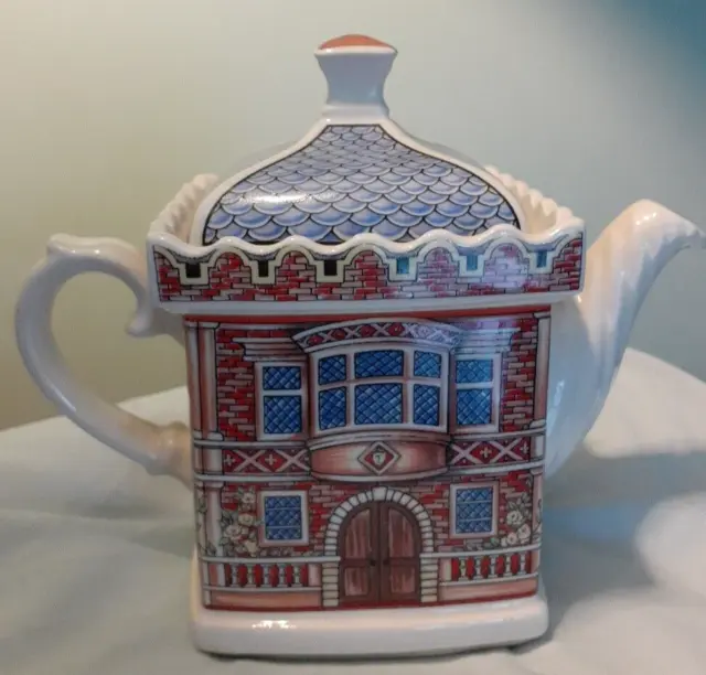 Vintage James Sadler English Teapot, 16th-Century Elizabethan House