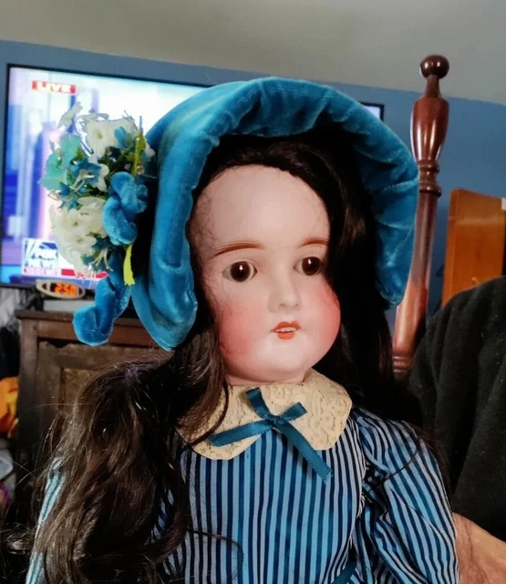 23" Antique AM "Queen Louise" In Antique Light/Dark Blue Striped Dress With Lace