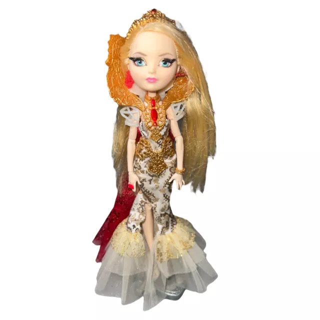 Boneca Ever After High Apple White