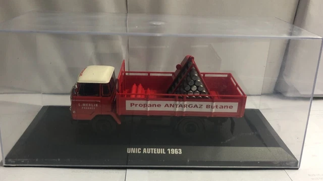 Miniature IXO 1/43 – UNIC Auteuil MZ-36 TCA – Transporteur De Voitures 1960
