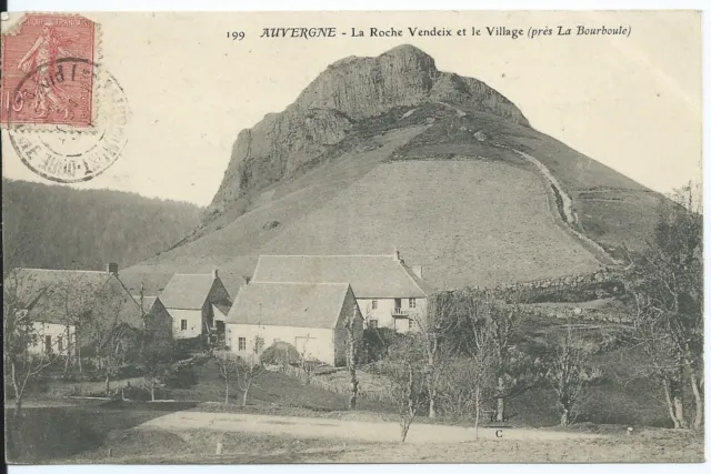 CPA  63 - AUVERGNE - La roche Vendeix et le village