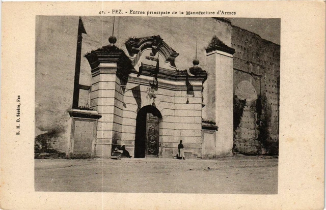 CPA AK MAROC FEZ - Entrée principale de la Manufacture d'Armes (219401)