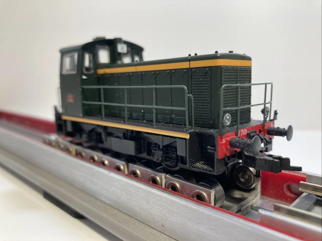 REE - LOCOTRACTEUR Y 2211 SNCF traverses bandes jaunes ép IV réf. MB