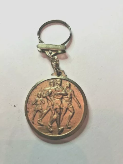 Porte clés ancien MEDAILLE FOULÉES DE LA PRESSE DE LA MANCHE metal doré 36