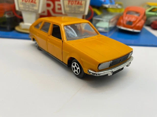ANCIENNE NOREV RENAULT 16 N°3 rouge EUR 20,00 - FR