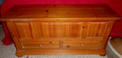 Queen Size Broyhill "Fontana" Bedroom Set, Pine Finish, Dresser, Mirror, Bed +++ 5