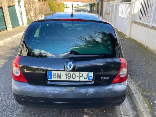 voiture Clio II (2) 1.4 16S (6 CV) Essence