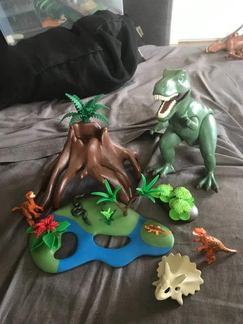 PLAYMOBIL 4174 DINOSAURES Familles Triceratops - Spinosaurus