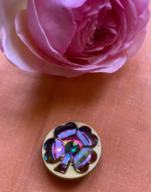   bouton ancien en verre décoré avec trèfle à 4 feuilles avec dorure en 2,7 cm