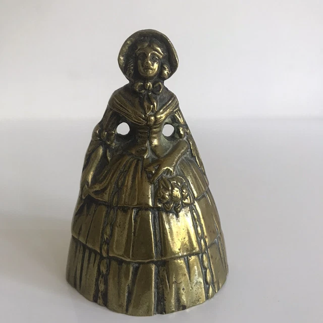 Cloche de Table en Bronze Femme élégante au bouquet Hauteur 7 cm