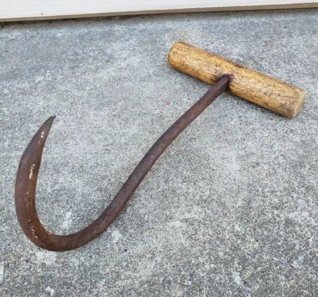 ANTIQUE VINTAGE HAY Bale Metal Hook Ice Meat Wood Primitive Tool